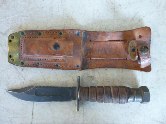 lot 175 image: Hunting Knife