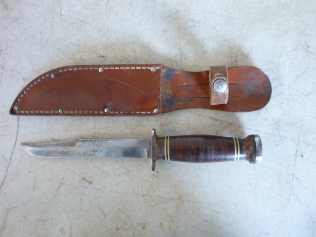 lot 176 image: Hunting Knife