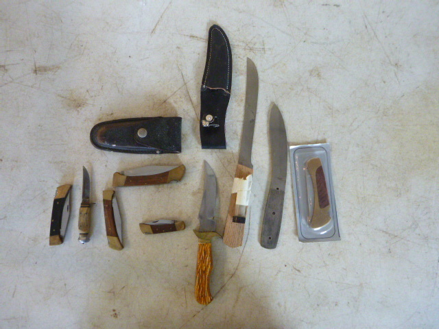 lot 182 image: Miscellaneous Knives