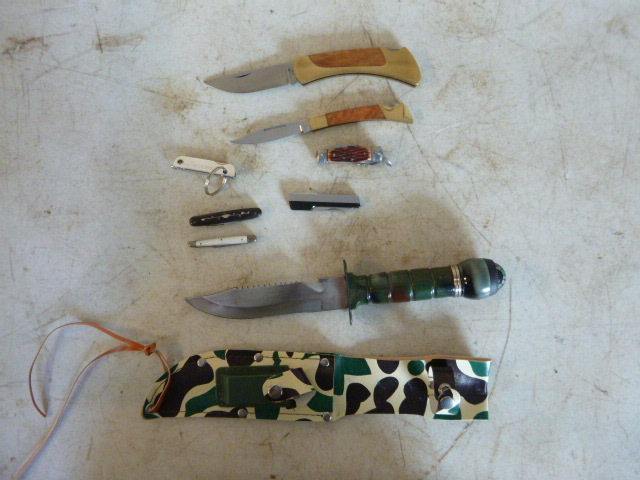 lot 183 image: Miscellaneous Knives