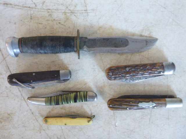 lot 186 image: Miscellaneous Knives