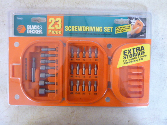 lot 199 image: Black & Decker Screwdriver Set