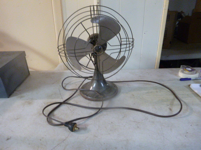 lot 203 image: Vintage GE Oscillating Fan