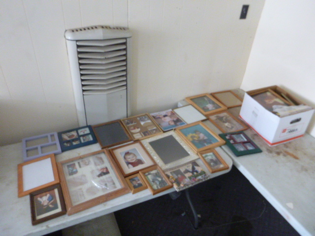 lot 217 image: Miscellaneous Picture Frames