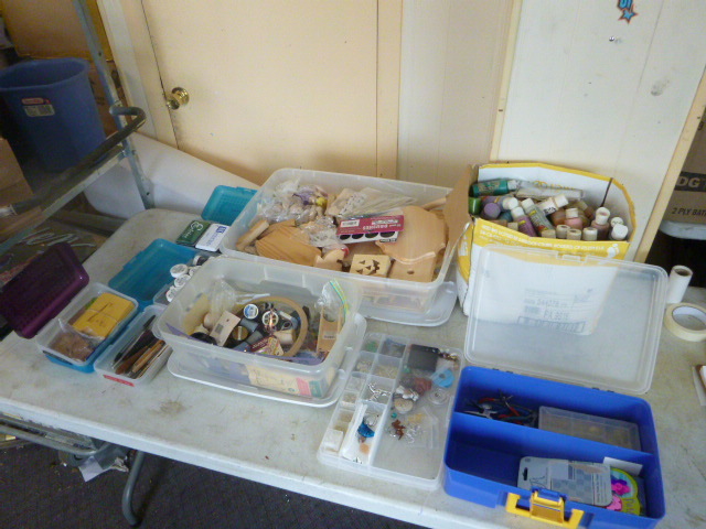 lot 218 image: Miscellaneous Craft Items