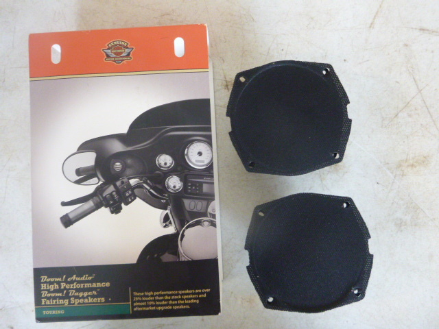 lot 230 image: 2 Harley Davidson Fairing Speakers