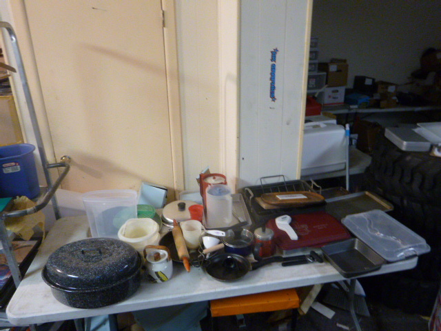 lot 253 image: Miscellaneous Kitchen Items