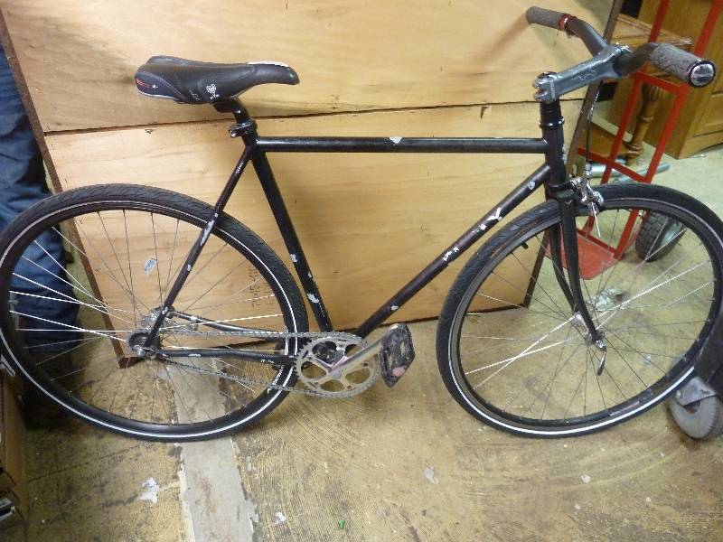 lot 14 image: Surley FSA Custom Made Mens Bike