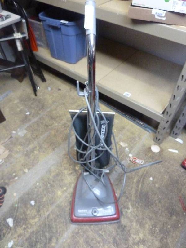 lot 15 image: Sanitaire HD Commercial Vacuum