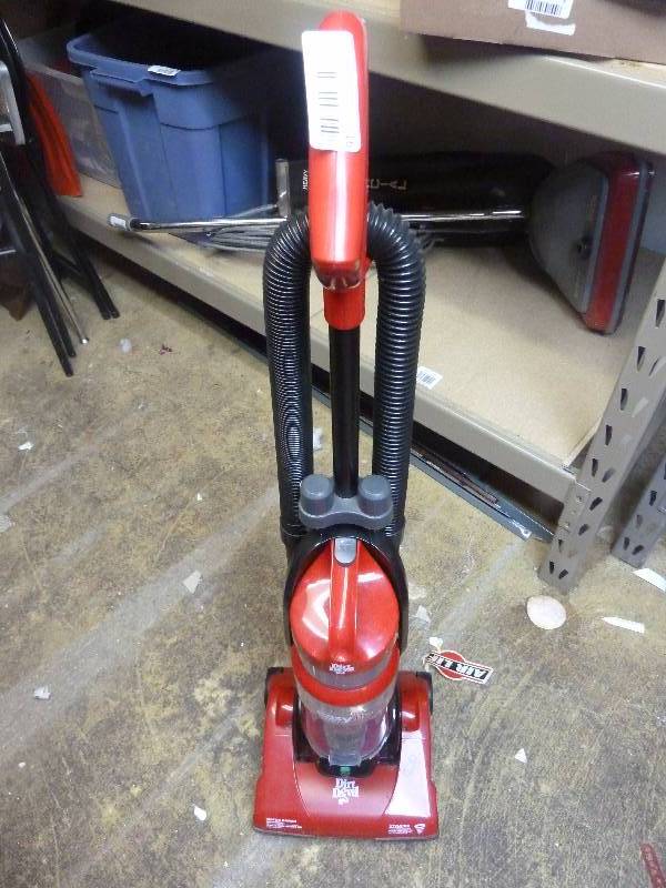 Dirt Devil Easy Lite Vacuum | Apple 