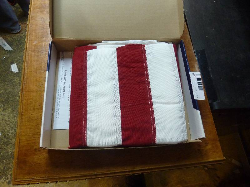 lot 35 image: American Flag