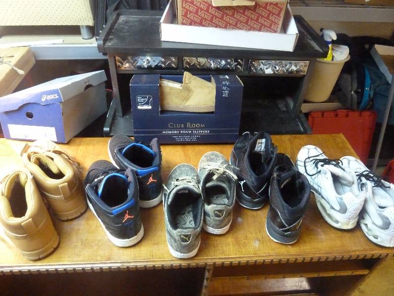 lot 39 image: Shoe Lot
