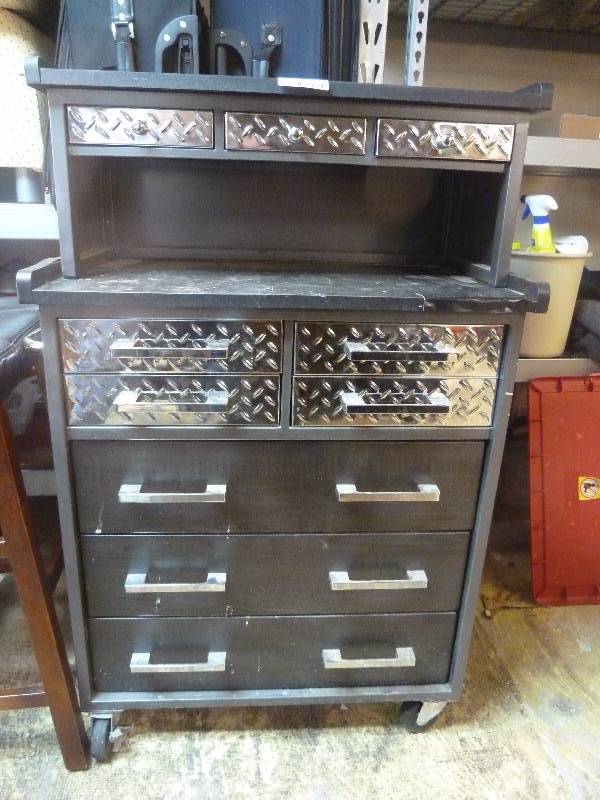 lot 40 image: Tool Box