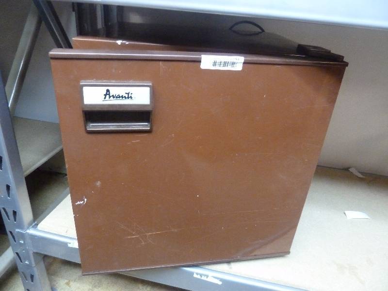 lot 48 image: Avanti Dorm Fridge