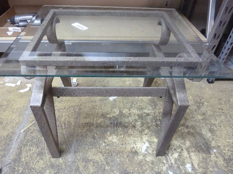 lot 50 image: End Table