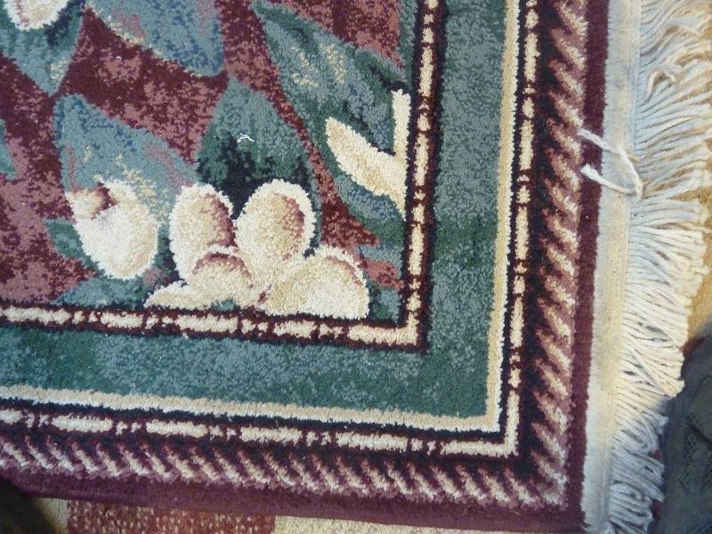 lot 55 image: Rug Lot