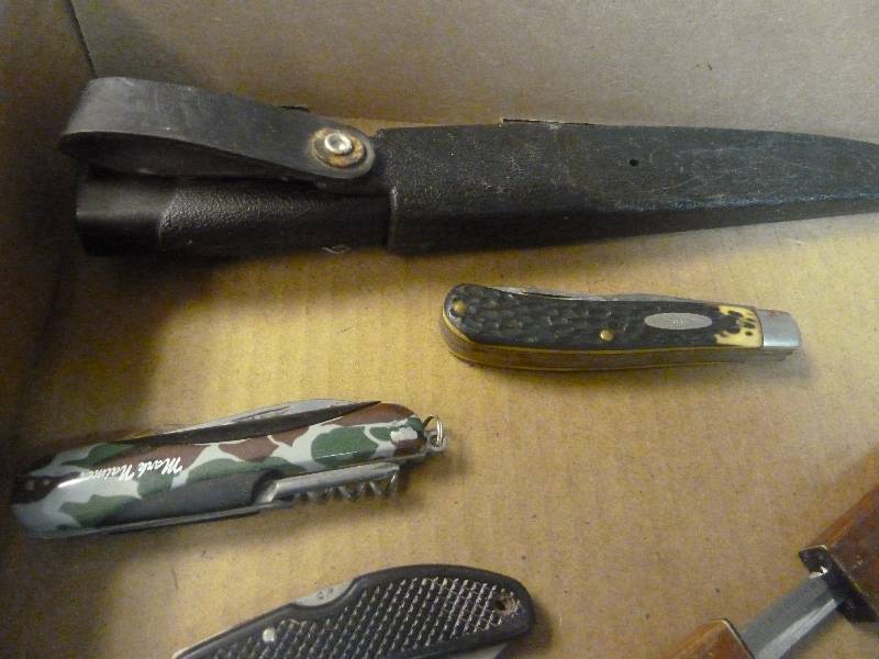 lot 91 image: Knife Lot