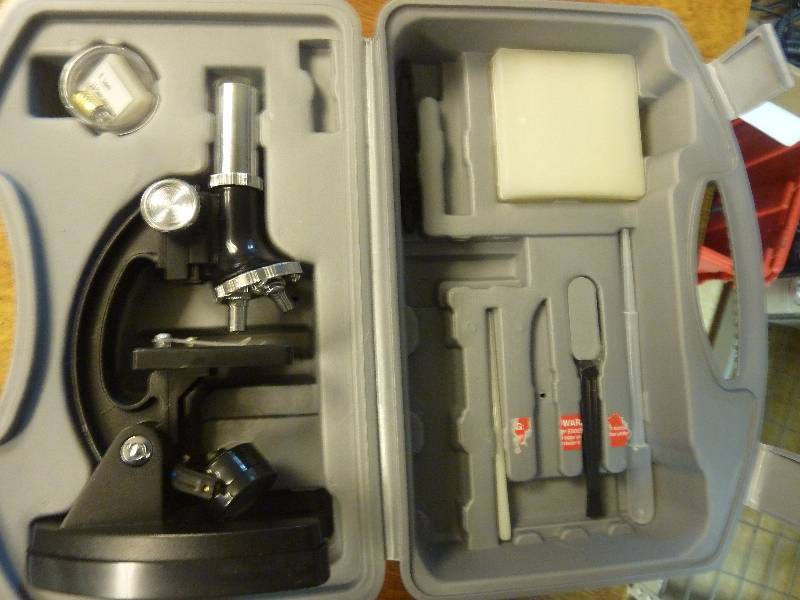 lot 95 image: Microscope