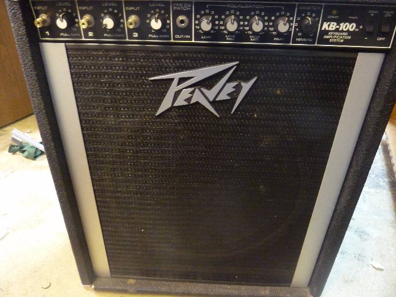 lot 111 image: Peavey Amp