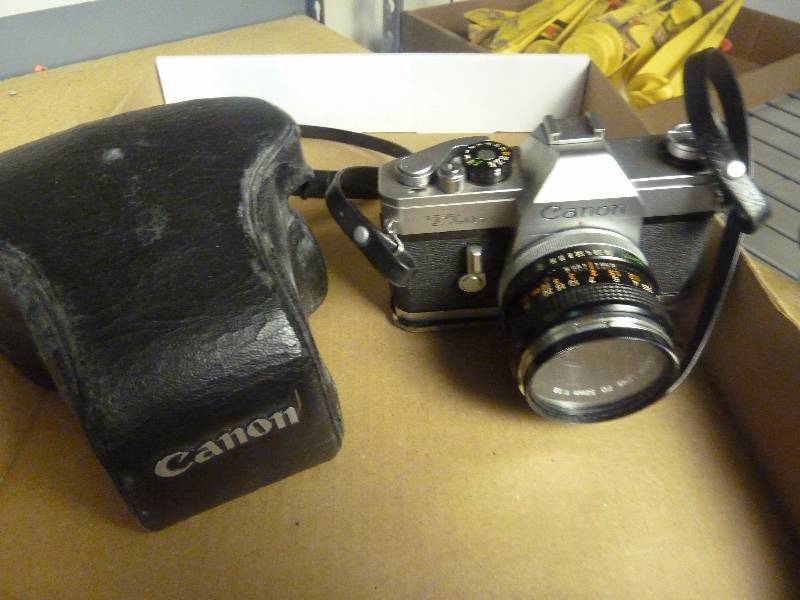 lot 114 image: Vintage Canon Camera