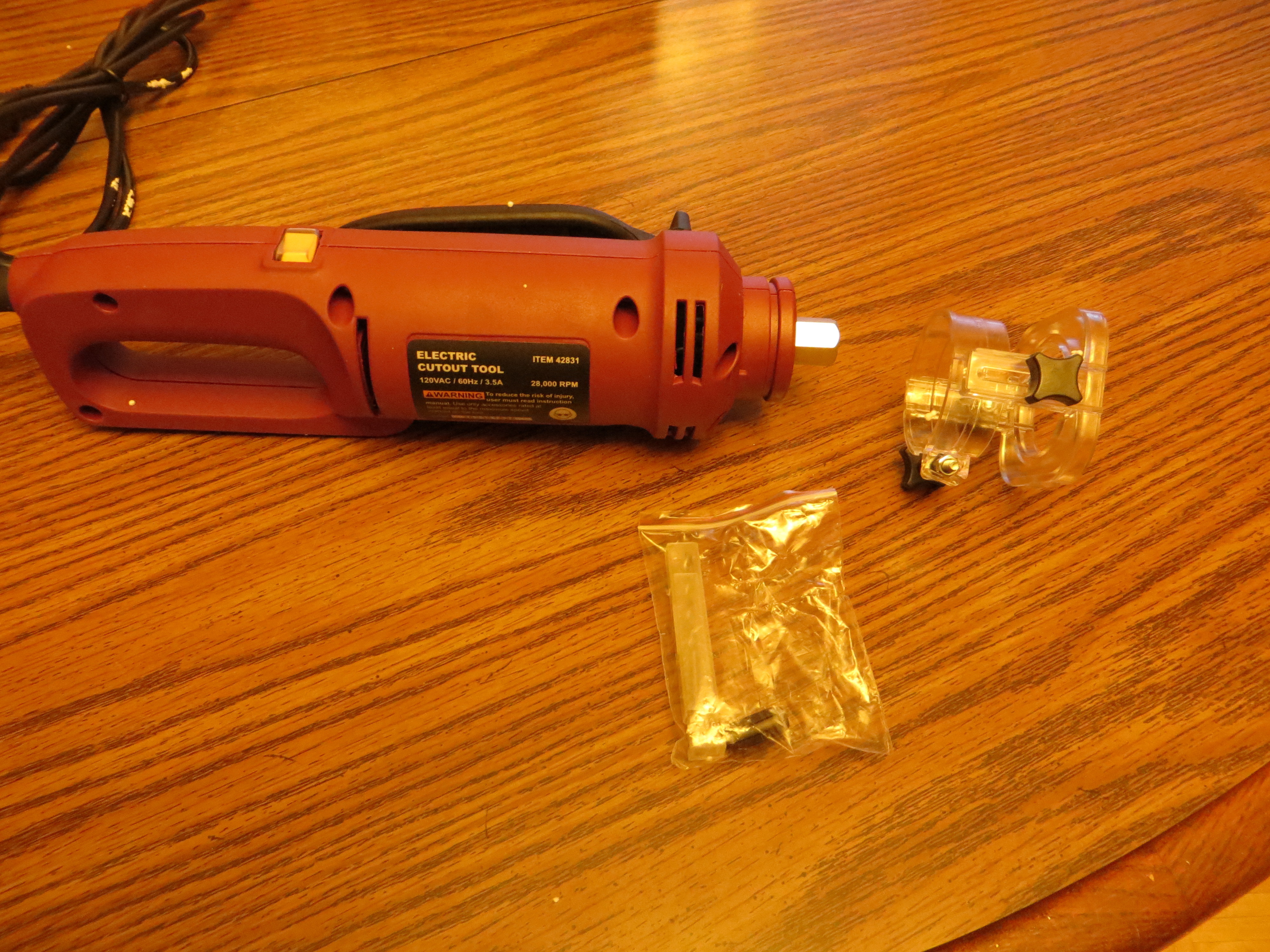 lot 1 image: Electric Cutout Tool