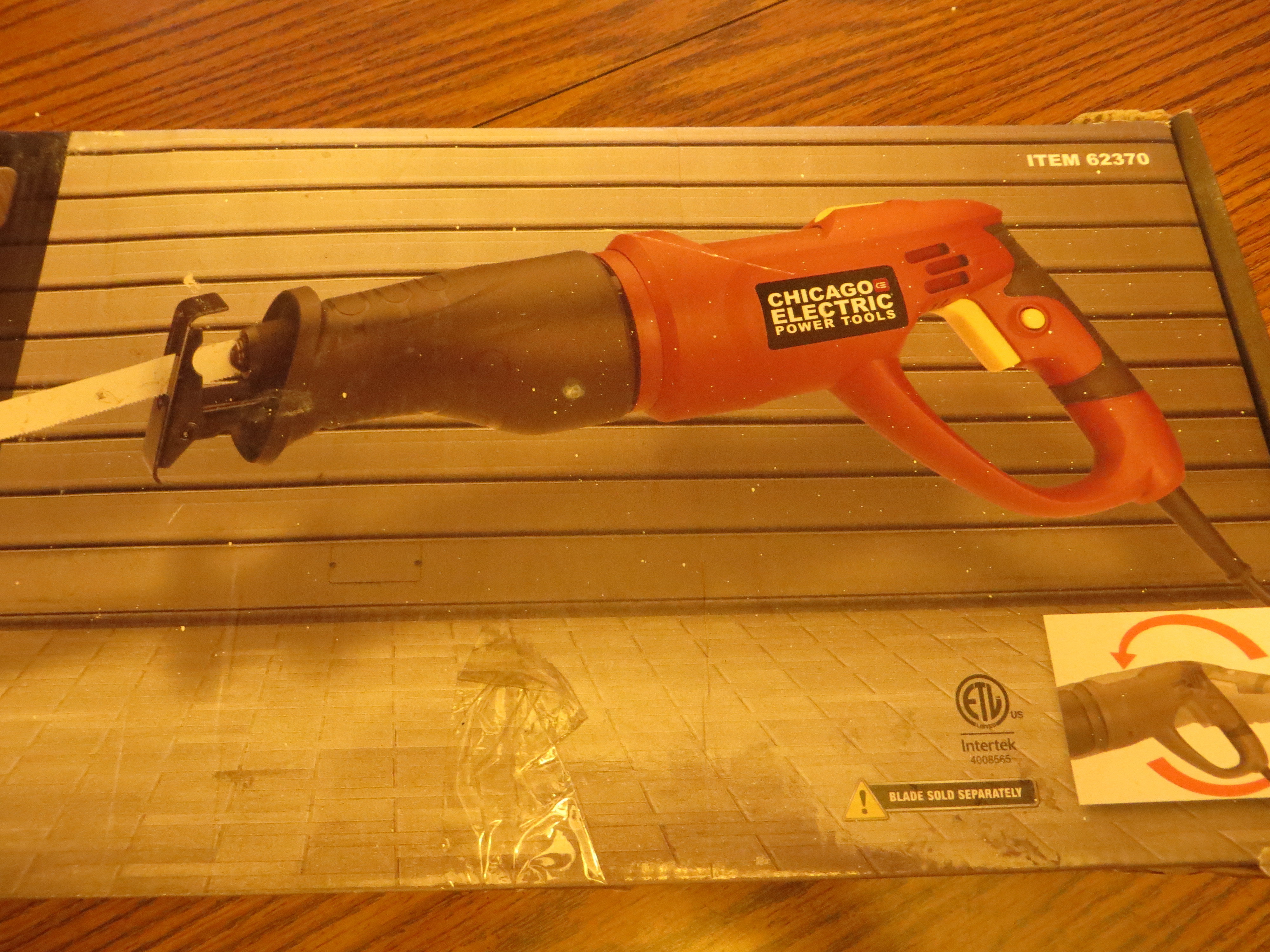 lot 2 image: Reciprocating Saw With Rotating Handle