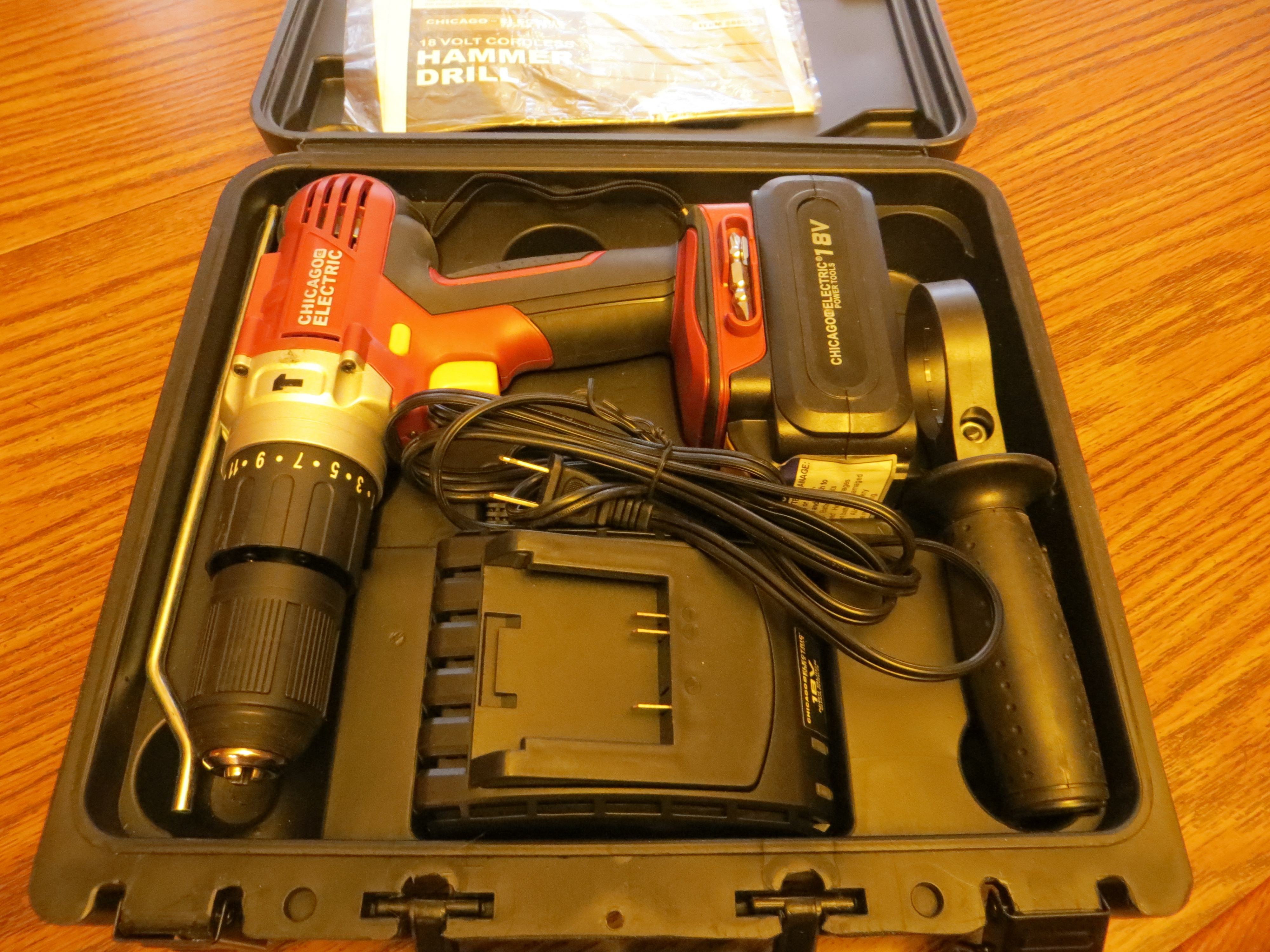 lot 8 image: 18volt Drill