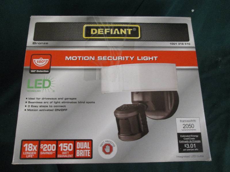 Defiant LED motion security light l...