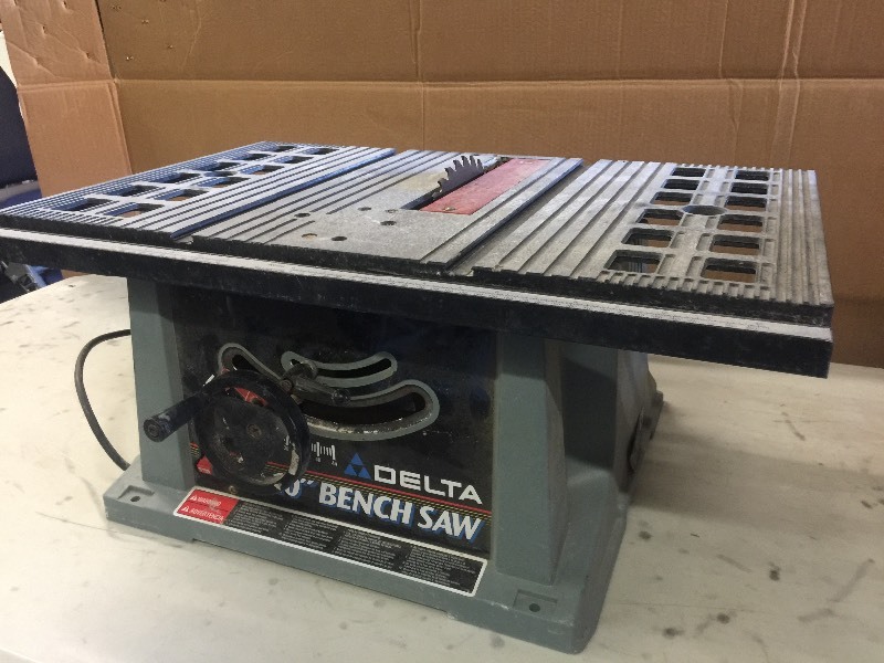 lot 28 image: BENCH SAW