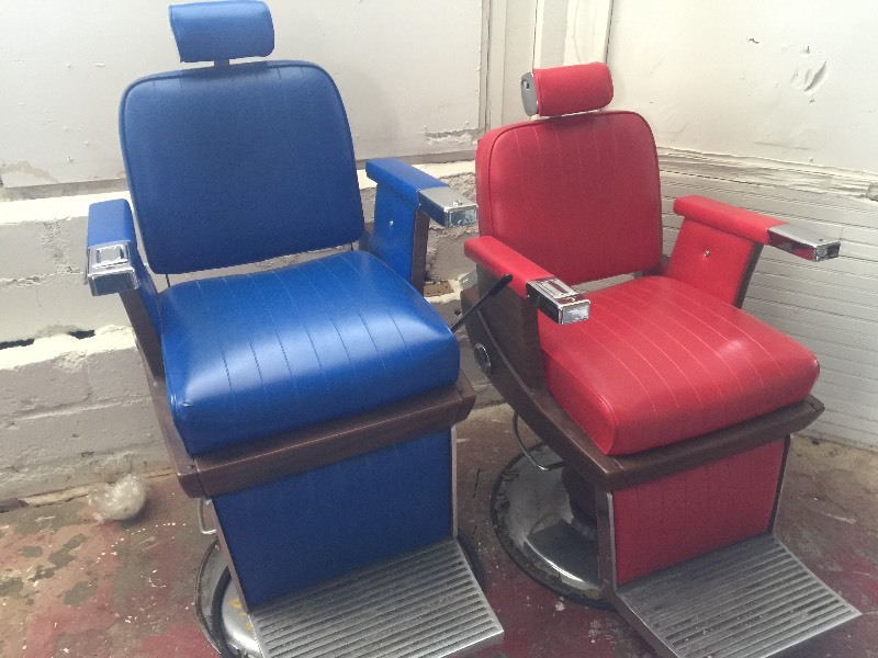 BLUE BARBER CHAIR ONLY!!!!!!!! EVERYTHING MUST GO!! KBID