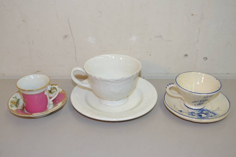 Tea Cups & Saucers