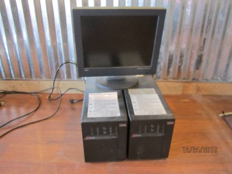 lot 7 image: Lot of 2 IBM UPS 750T Eserver backu...