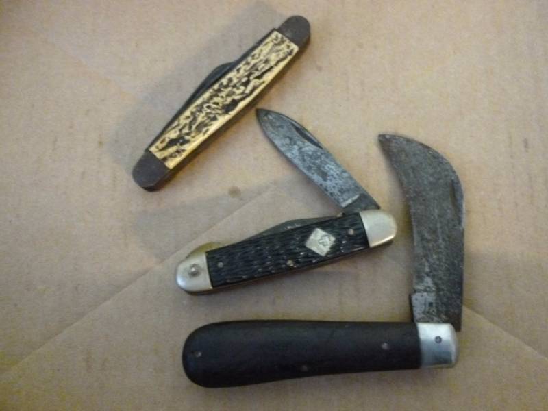 lot 12 image: Vintage Pocket Knives