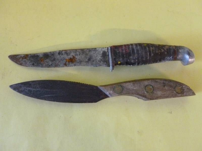 lot 30 image: Vintage Knives