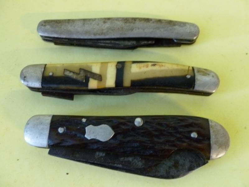 lot 34 image: Vintage Pocket Knives