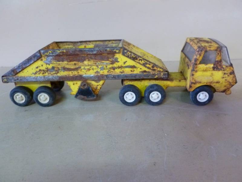 lot 36 image: Vintage Tonka
