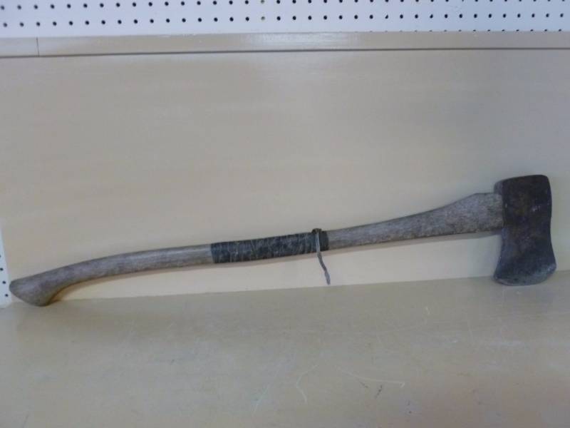 lot 47 image: Ax