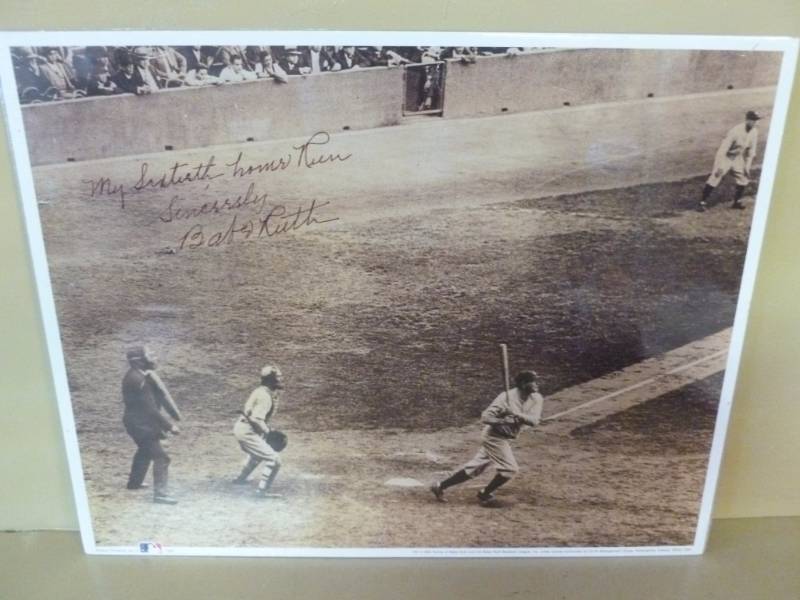 lot 55 image: Sports Collectible