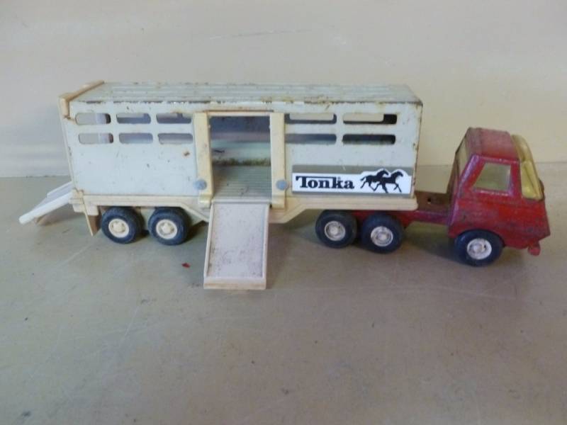 lot 72 image: Vintage Tonka