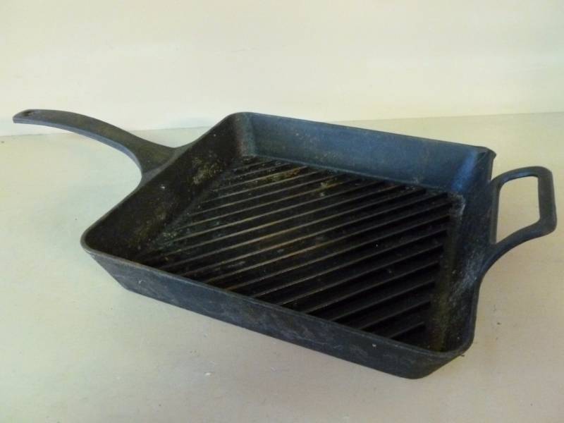 lot 79 image: Cast Iron Pan
