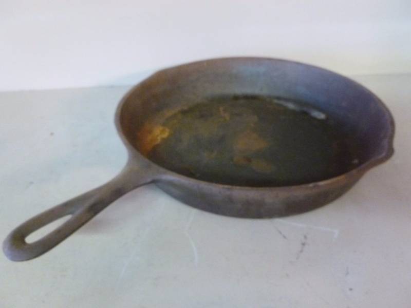 lot 81 image: Cast Iron Pan