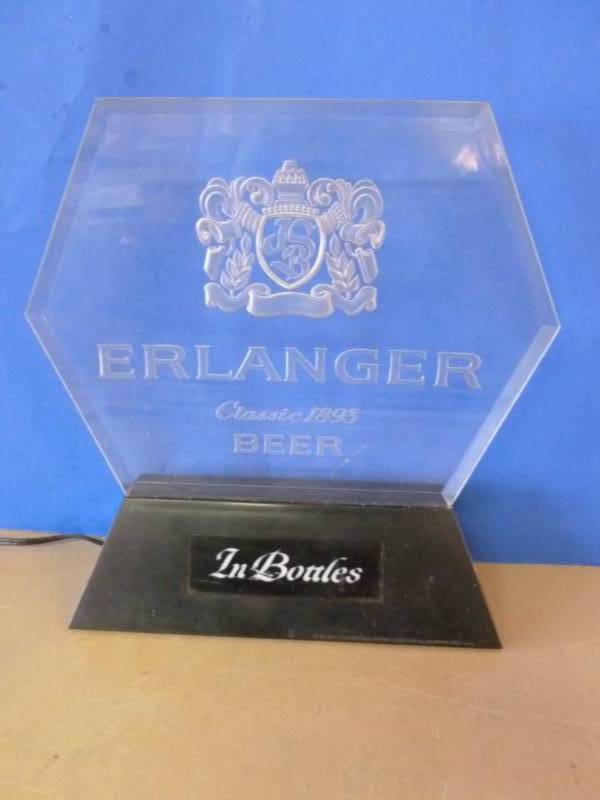 lot 102 image: Beer Lightup
