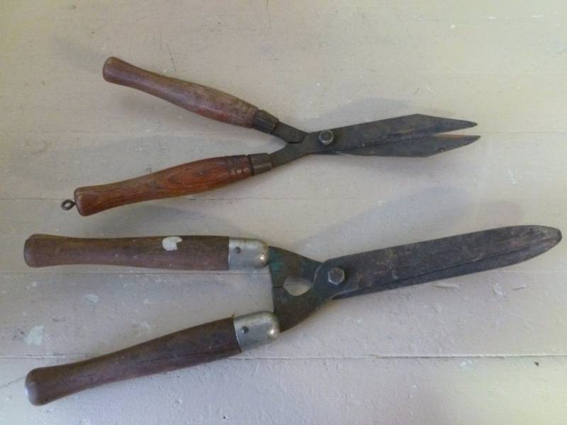 lot 109 image: Trimming Shears