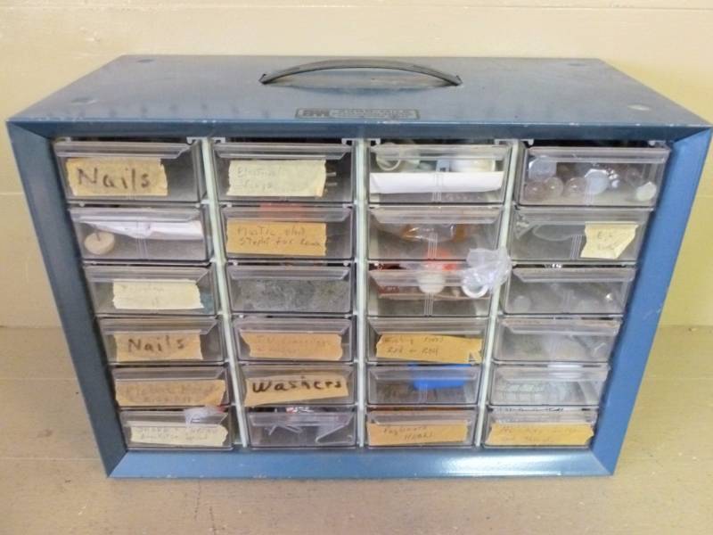 lot 117 image: Shop Organizer