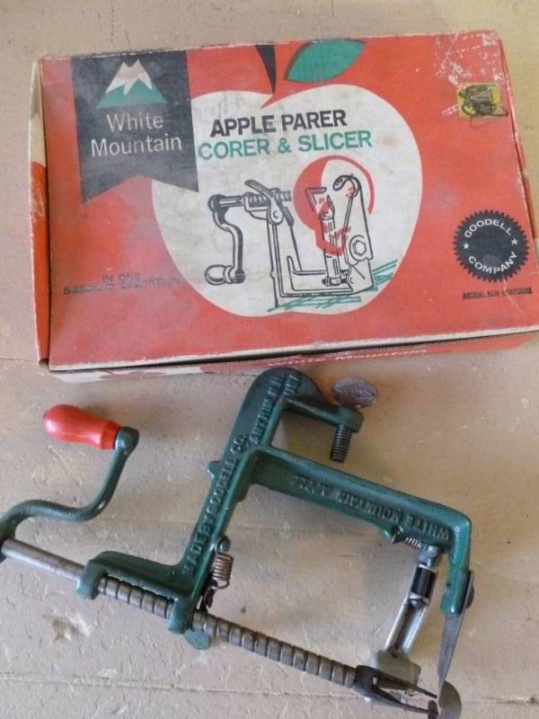 lot 120 image: Apple Peeler