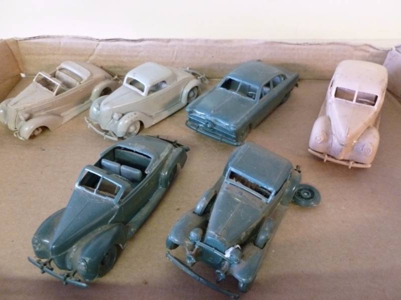 lot 129 image: Model Cars