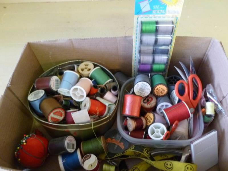 lot 142 image: Sewing Items