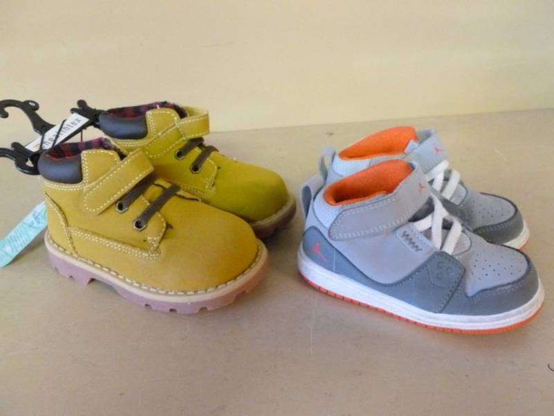 lot 154 image: Toddler Shoes