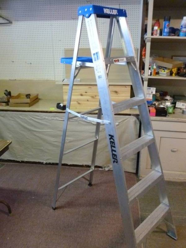 lot 162 image: Aluminum Step Ladder