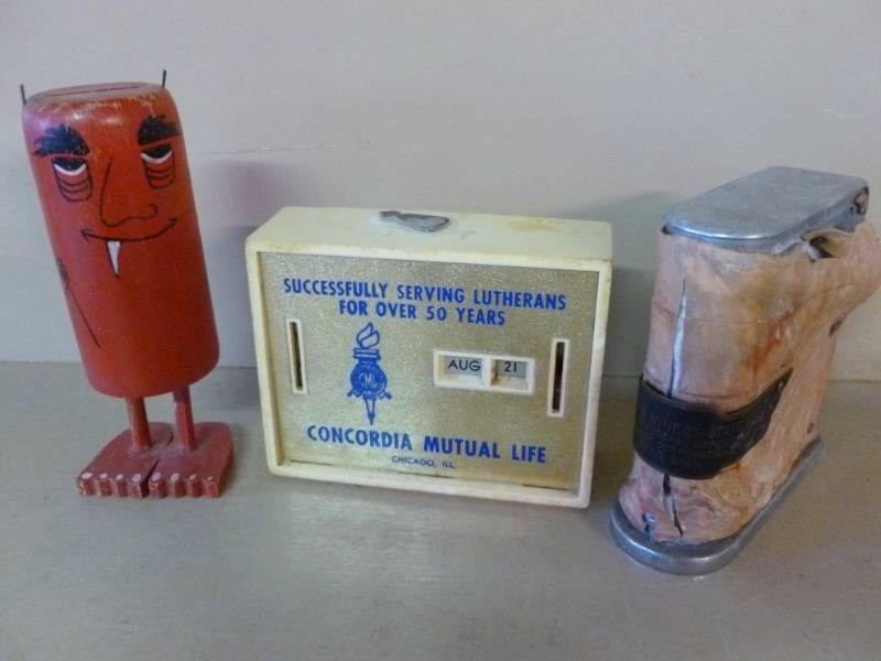 lot 166 image: Vintage Coin Banks